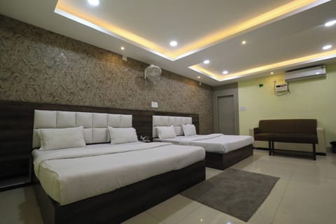 Superior Double Room, City View | Desk, laptop workspace, WiFi (free)