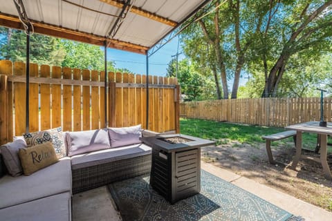 Welcome to  Alder Row! This cozy three-bedroom home blends open-concept living, modern comforts, and a private backyard—ideal for a laid-back Colorado stay.



