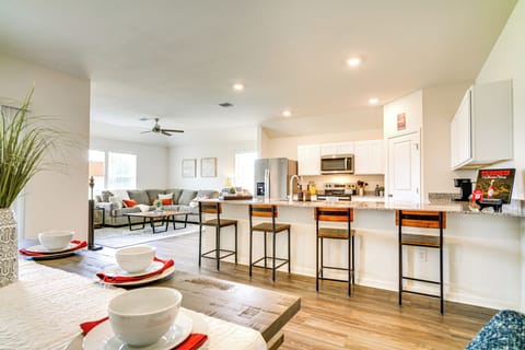 New Iberia Vacation Rental | 4BR | 2BA | 1,773 Sq Ft | 1 Step to Enter