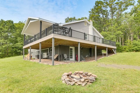 Pleasantville Vacation Rental | 5BR | 3BA | Stairs Required | 3,200 Sq Ft