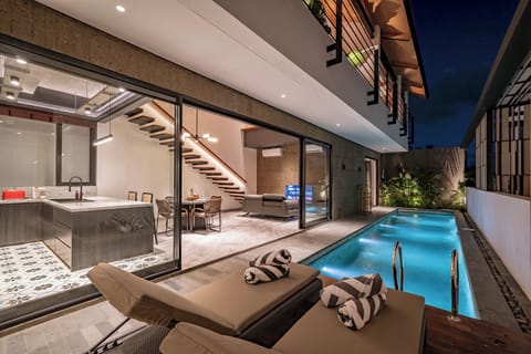 Private pool