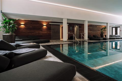 Exercise/lap pool