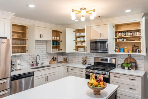 Fully equipped kitchen