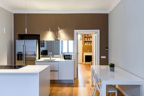 Deluxe Apartment | Living area | TV