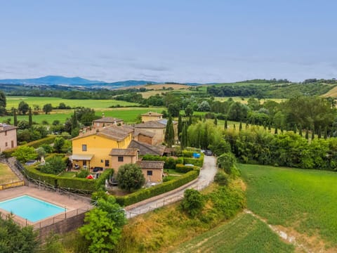 Residential Area, Human Settlement, Estate, Cottage, Village, Suburb, Swimming Pool, Villa, Farmhouse, Landscaping