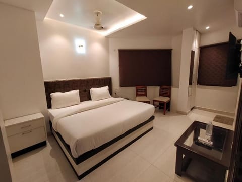 Deluxe Double Room | Egyptian cotton sheets, premium bedding, down comforters, pillowtop beds
