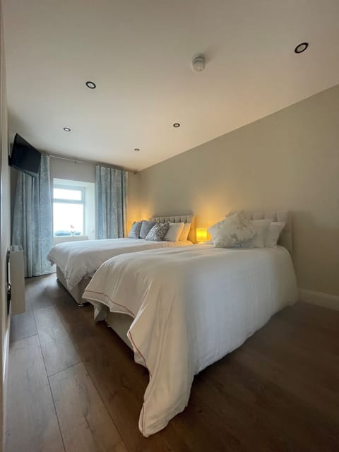 Triple Room | Premium bedding, memory foam beds, free WiFi, bed sheets