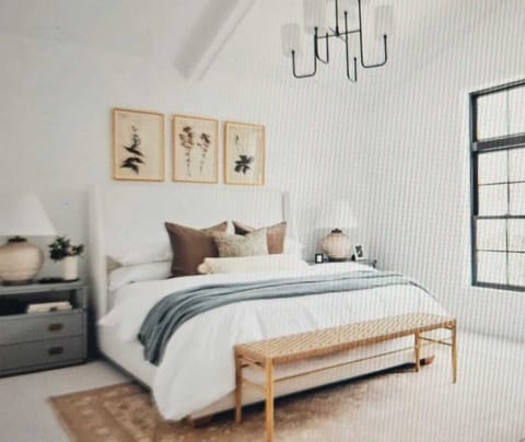 Comfort Double Room | Desk, laptop workspace, iron/ironing board