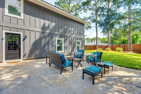Navarre Vacation Rental | 4BR | 3.5BA | 2,592 Sq Ft | 1 Step to Enter
