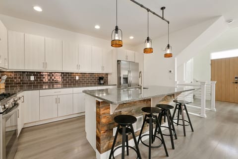 House, Multiple Beds, Hot Tub, Mountain View (226 Cajetan Street) | Private kitchen | Fridge, microwave, oven, stovetop