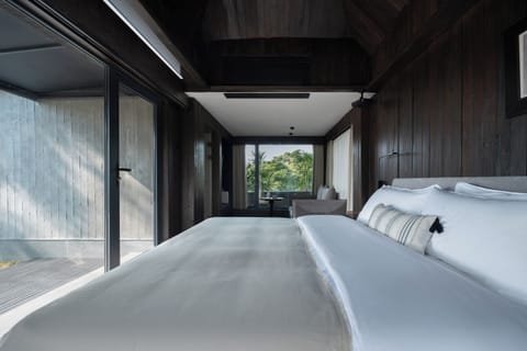 Romantic Double Room, Garden View | Desk, free WiFi