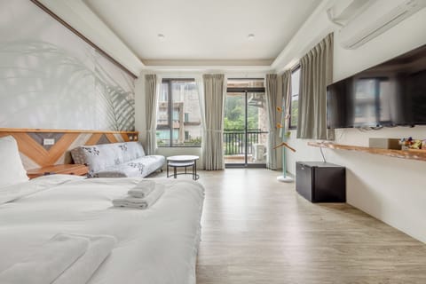 Double Room, Balcony | Free WiFi, bed sheets