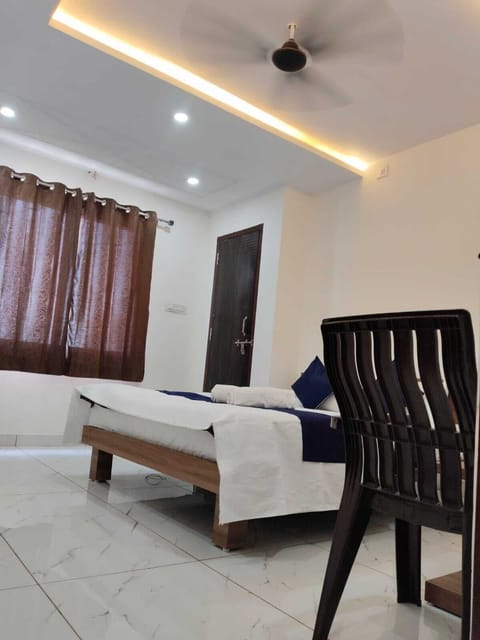 Standard Room | Iron/ironing board, WiFi (free)