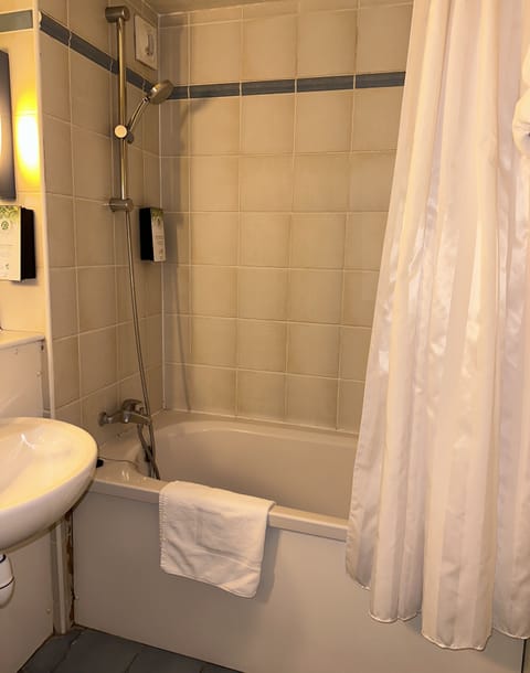 Eco-friendly toiletries, towels