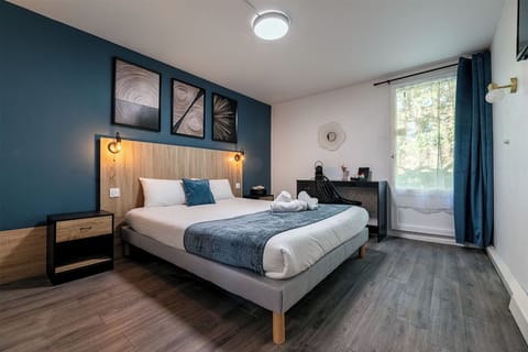Superior Room | Premium bedding, desk, laptop workspace, free WiFi