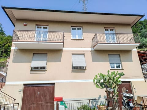 Swimming Pool, Shade, Resort, Landscaping, Resort Town, Fence, Hotel, Seaside Resort