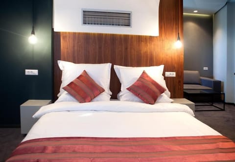 Junior Suite | Desk, laptop workspace, free WiFi