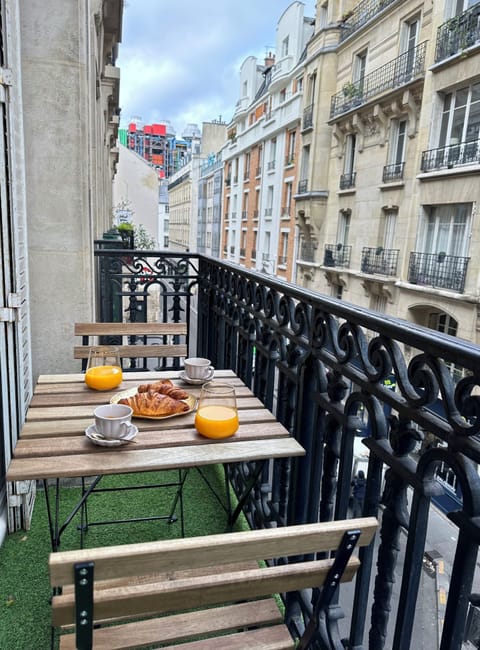 Luxury Apartment, Courtyard View | Balcony