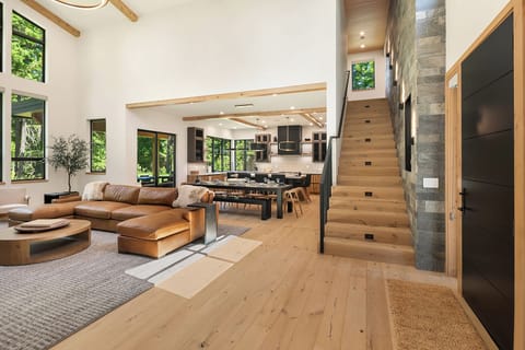 Grand Mountain Estate. - Open concept great room!