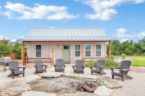 Farmhouse -- Cabin 6-- at RusTx Ranch