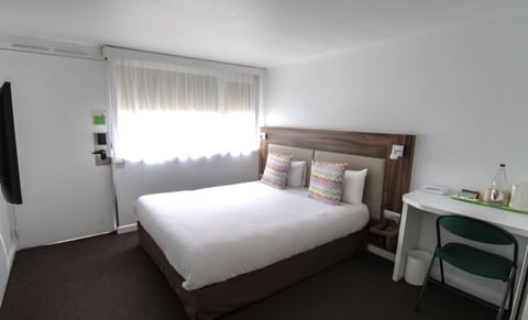 Standard Room, 1 Double Bed | Desk, iron/ironing board, free WiFi, bed sheets