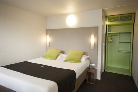 Double Room | Premium bedding, desk, blackout drapes, free WiFi