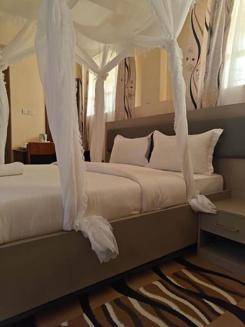 Deluxe Double Room | Free WiFi, bed sheets