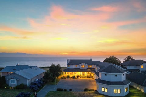 House (5 Bedrooms) | Front of property