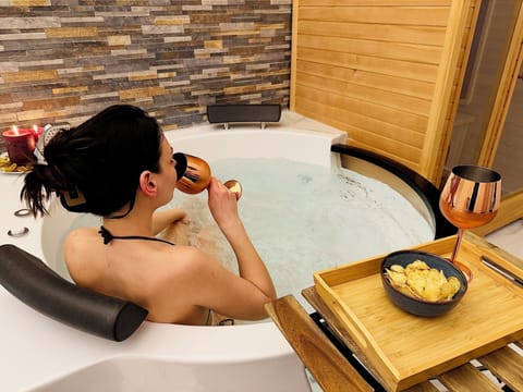 Hot tub, deep-tissue massages, Swedish massages, Thai massages