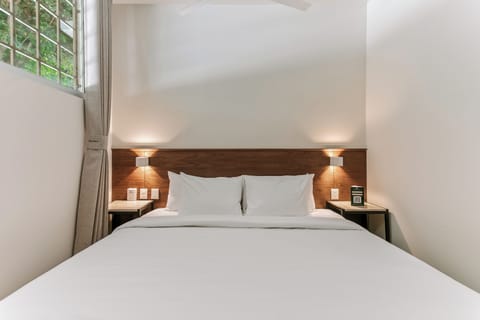 Comfort Apartment | Desk, laptop workspace, iron/ironing board, free WiFi