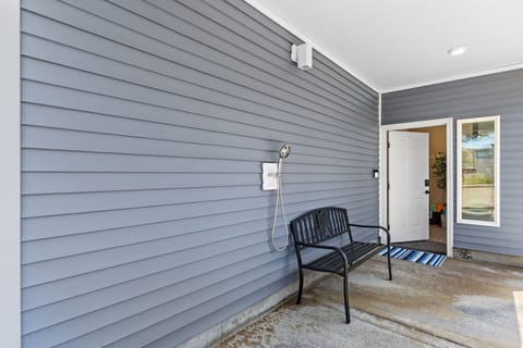 outdoor shower at front entrance