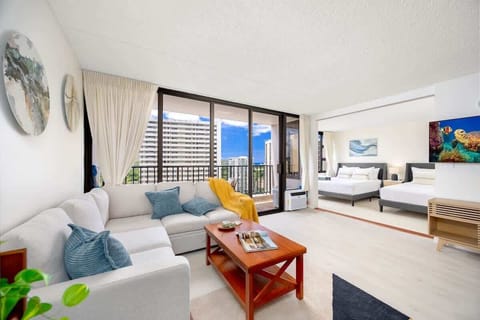 Spacious, brightly lit, and newly renovated condo which features an open-concept living area with a balcony overlooking the Diamond Head mountain, city, and partial ocean views!