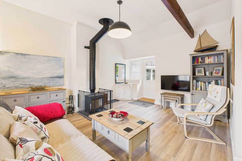 Lane Farm Cottage, Easington - Host & Stay