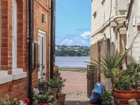 Cottage | Property grounds
