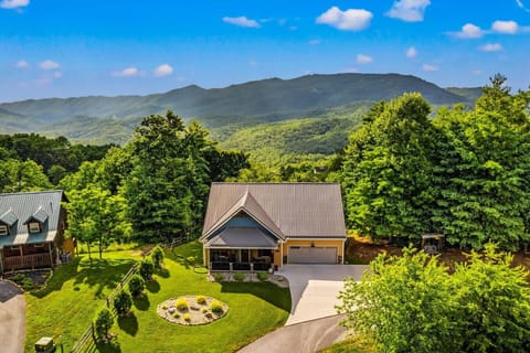 Nestled at the edge of the Smokies, Mountain Charm welcomes you with stunning mountain views and peaceful surroundings—your perfect home base for exploring or simply unwinding.