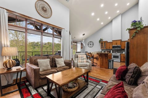 Condo, Multiple Beds, Balcony (Penthouse Eagle View) | Living area | 42-inch flat-screen TV with digital channels