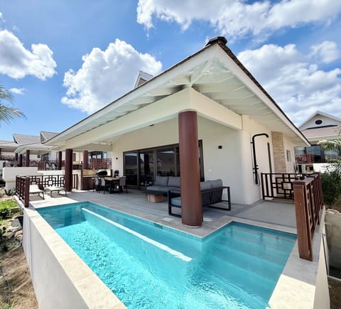 Welcome to Jazmyn Villa Azul