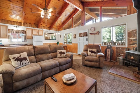 Flat-screen TV, fireplace