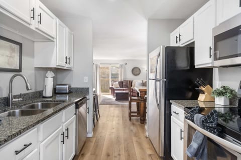 Condo, Multiple Beds, Balcony (Tranquil Getaway) | Private kitchen | Fridge, microwave, oven, stovetop
