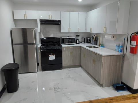 Deluxe Double Room | Shared kitchen