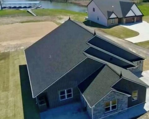 House - see dock out back