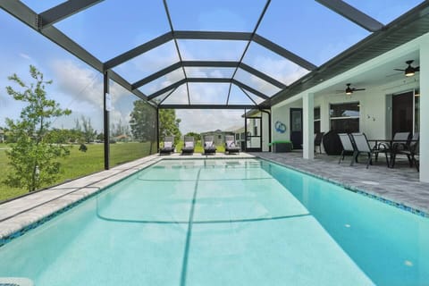 Large pool with sundeck & loungers