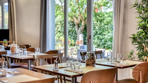 Breakfast served, French cuisine