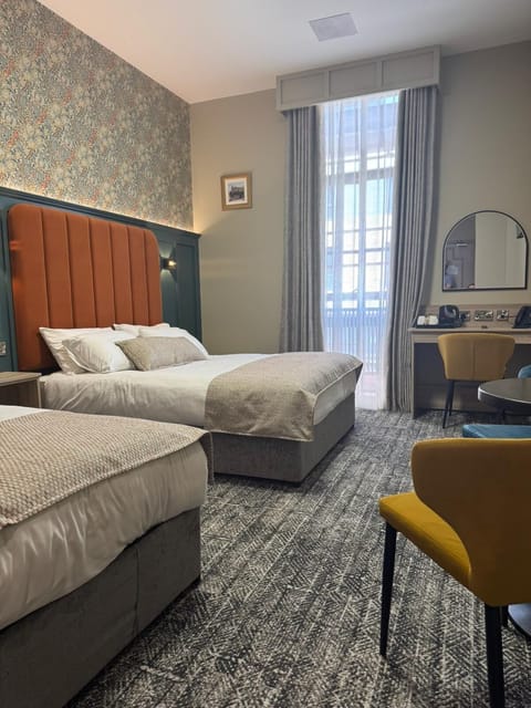 Comfort Double Room | In-room safe, desk, iron/ironing board, free WiFi