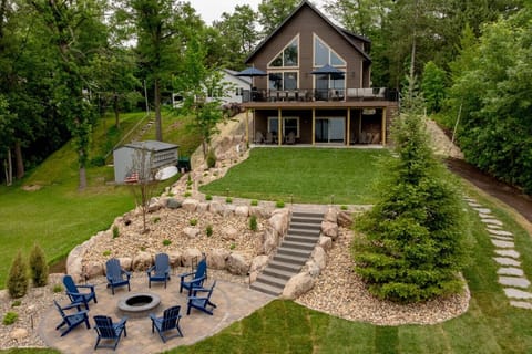 The Lakeside on North Long Lake