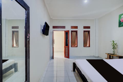 Deluxe Double Room | Desk, free WiFi, bed sheets