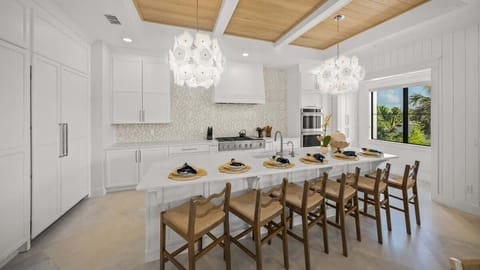 Kitchen - Oversized Refrigerator - (2) Dishwashers, Double Ovens, &amp; Large Gas Stove - Bar Seating for 6