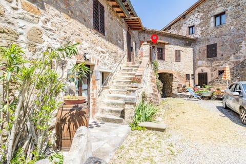 Family Apartment, Multiple Bedrooms, Mountainside (Romantic Apartment In Chianti) | Exterior