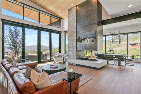 Indoors, Architecture, Building, Furniture, Living Room