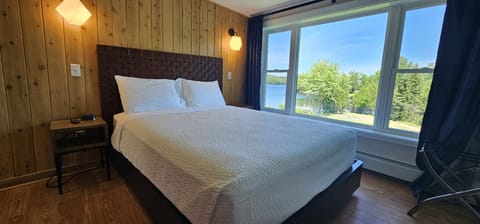 Crisp linens, soft pillows, and a peaceful night’s sleep.